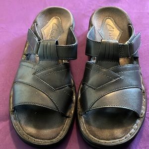 Clarks ladies sandals.